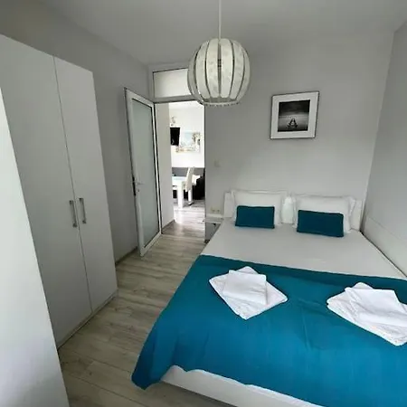 Lovely Sunrise - първа линия морска градина Appartement Burgas