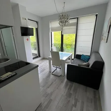 Lovely Sunrise - първа линия морска градина Apartment Burgas City