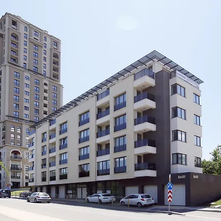 Lovely Sunrise - първа линия морска градина Apartment